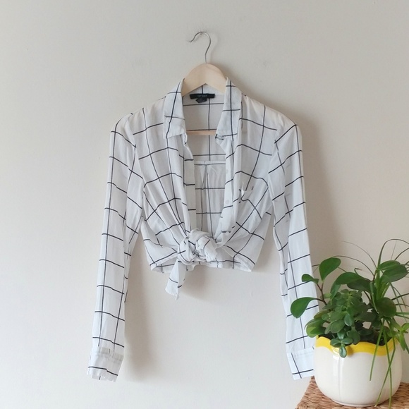 Forever 21 Tops - Forever21 Crop Tie Front